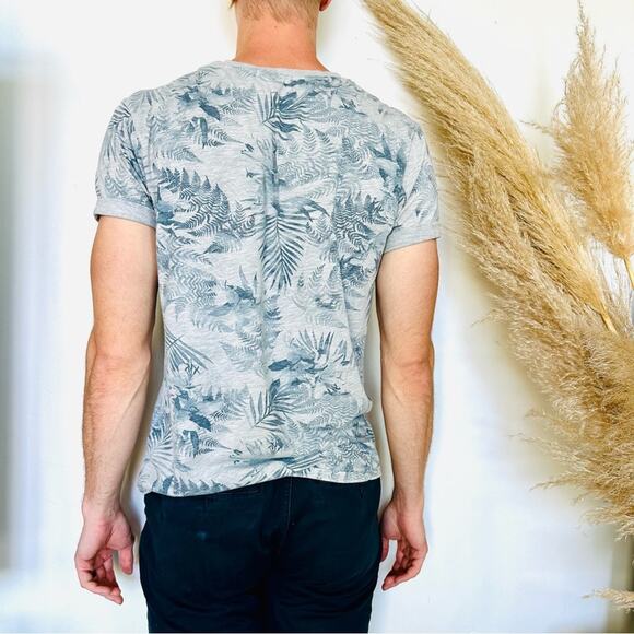 MENS H&M DIVIDED Grey Blue Tropical Floral Pocket Short Sleeve Tee Shirt Top M - Picture 5 of 9